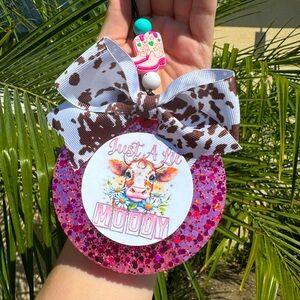 NEW “JUST A LIL MOODY” PINK GLITTER FRESHIE